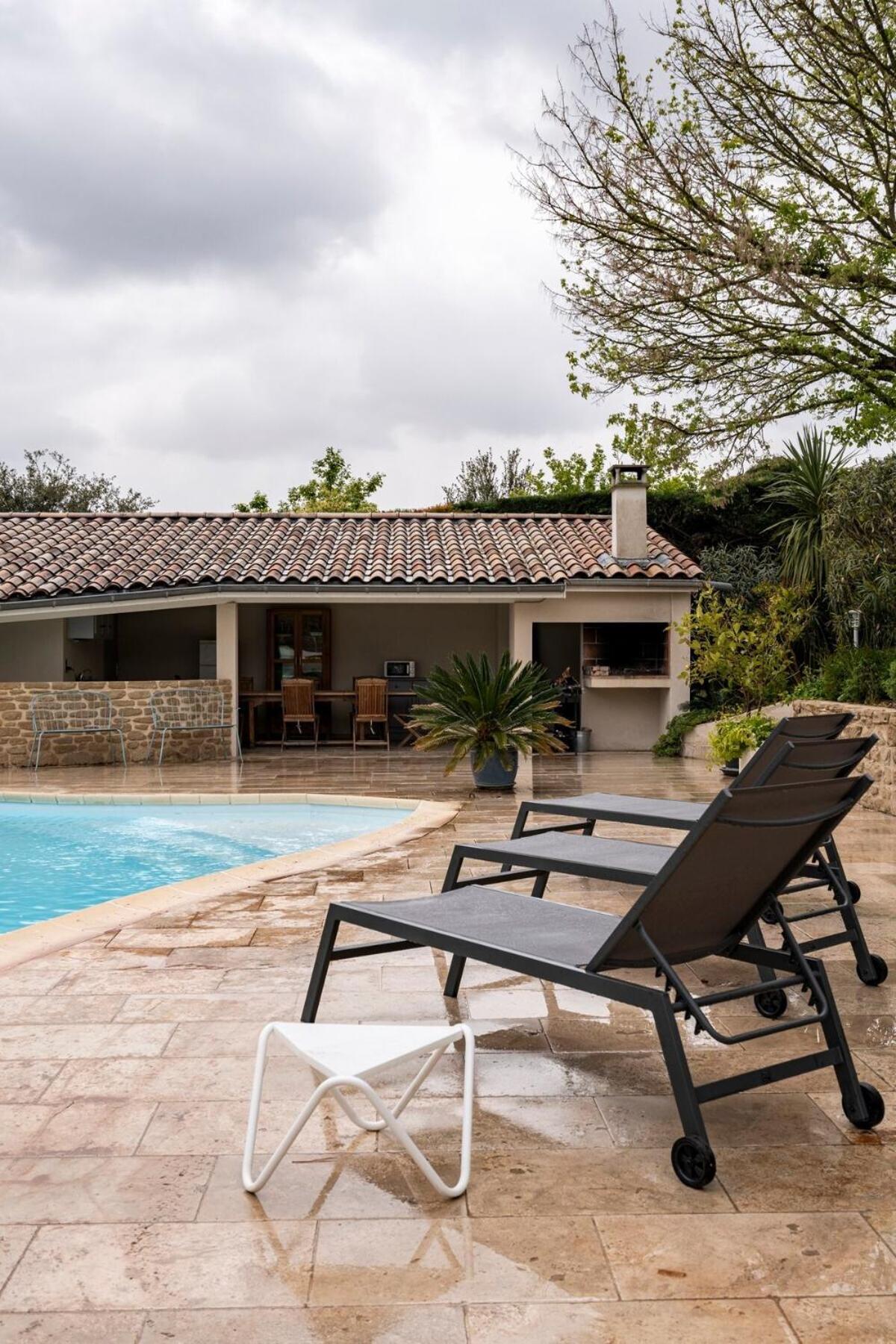 La Villa Moursoise 4 Etoiles Exterior foto