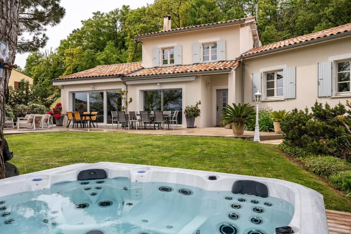 La Villa Moursoise 4 Etoiles Exterior foto